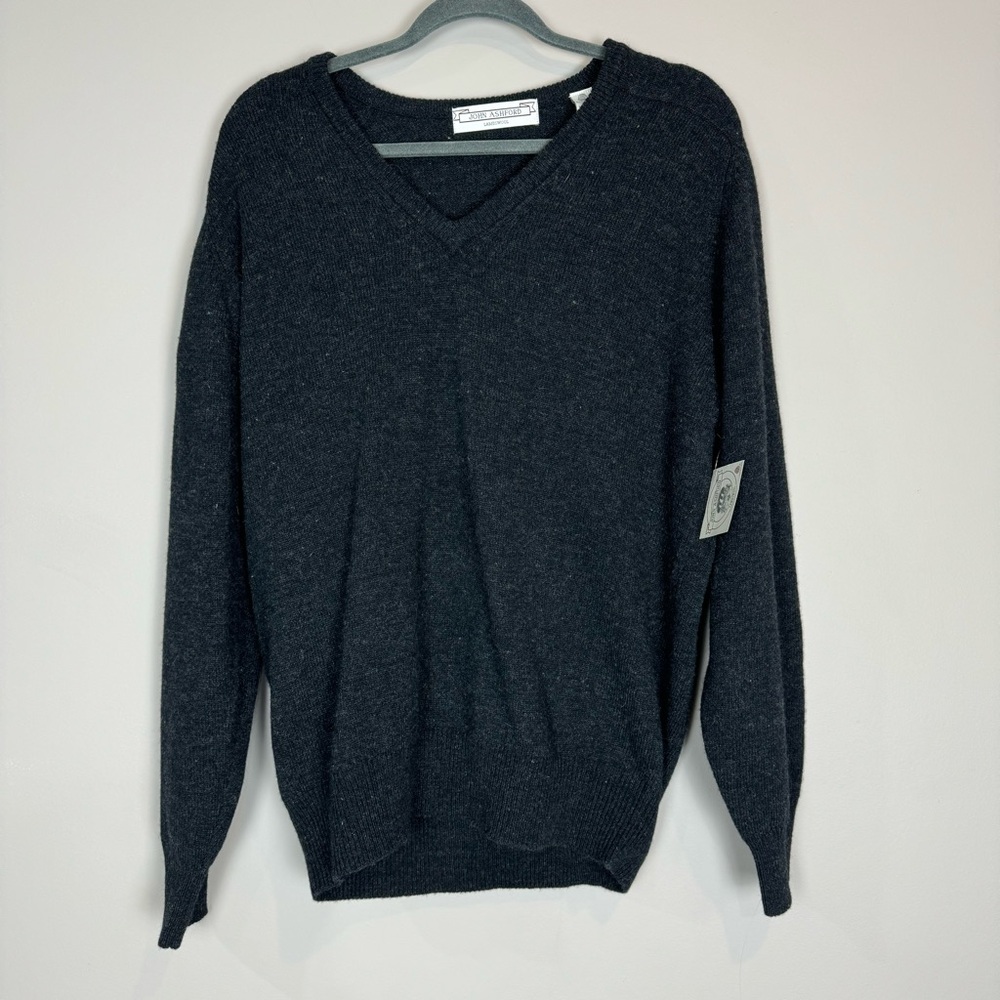 NWT John Ashford GRAY 100% Lambswool
WOOL Pullover Sweater Mens Sz Medium Men’s